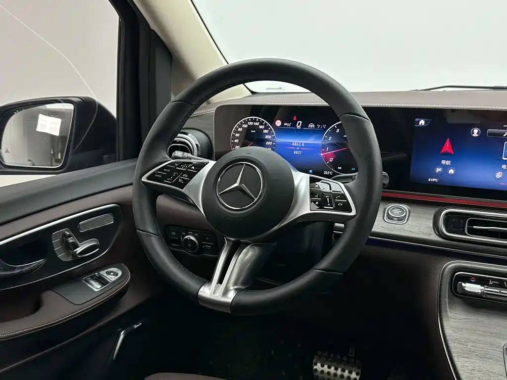 Mercedes-Benz V-Class — миниатюра 21