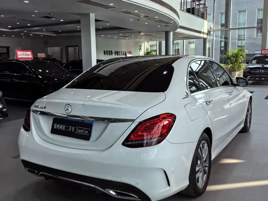 Mercedes-Benz C-Class — миниатюра 12