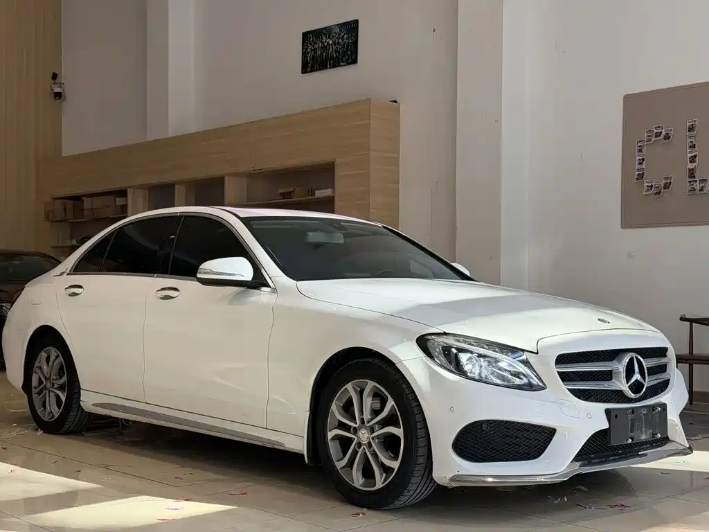 Mercedes-Benz C-Class — миниатюра 3