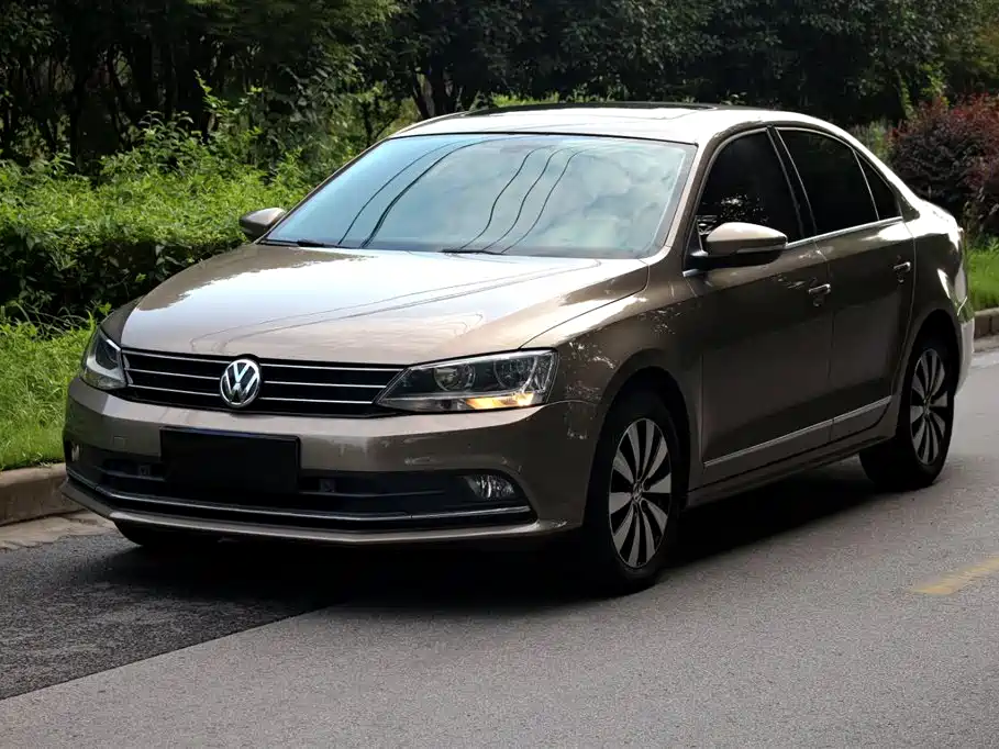 Volkswagen Sagitar 2016