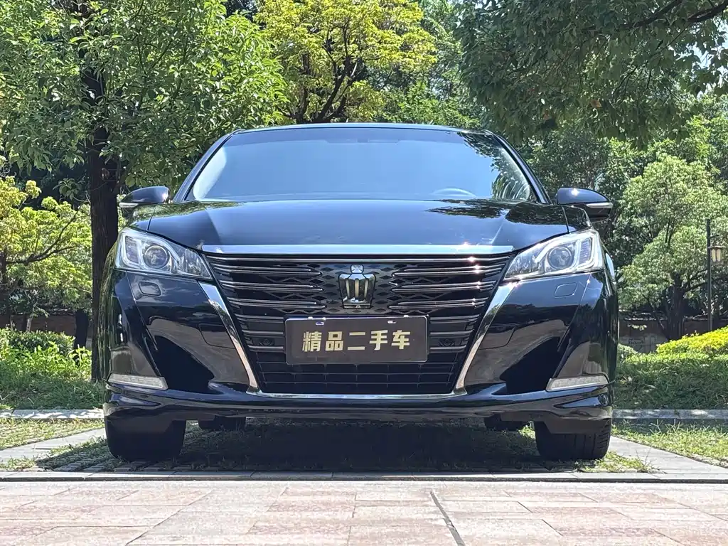 Toyota Crown — миниатюра 5
