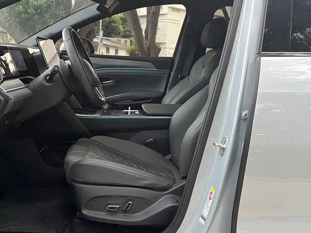 BYD L DM-i — миниатюра 4