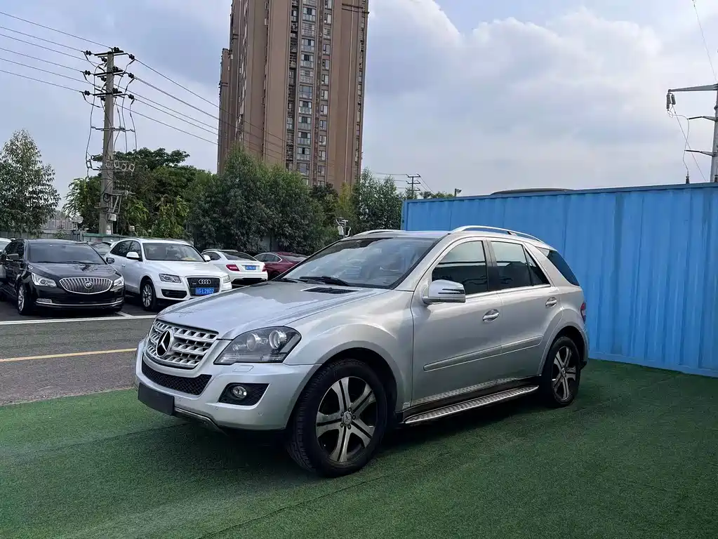 Mercedes-Benz M-Class 2009