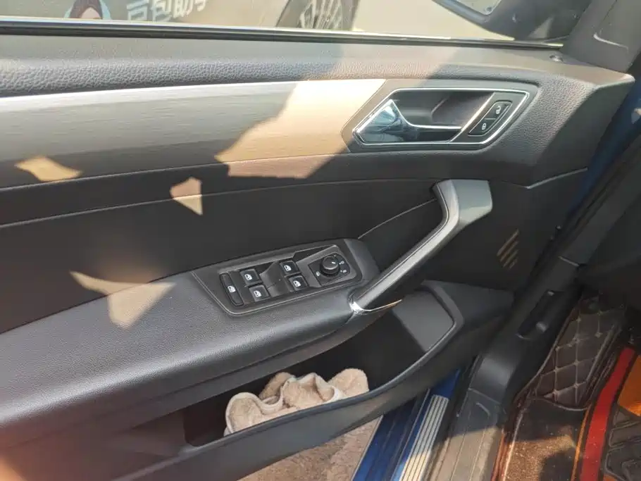 Volkswagen Touran — миниатюра 7