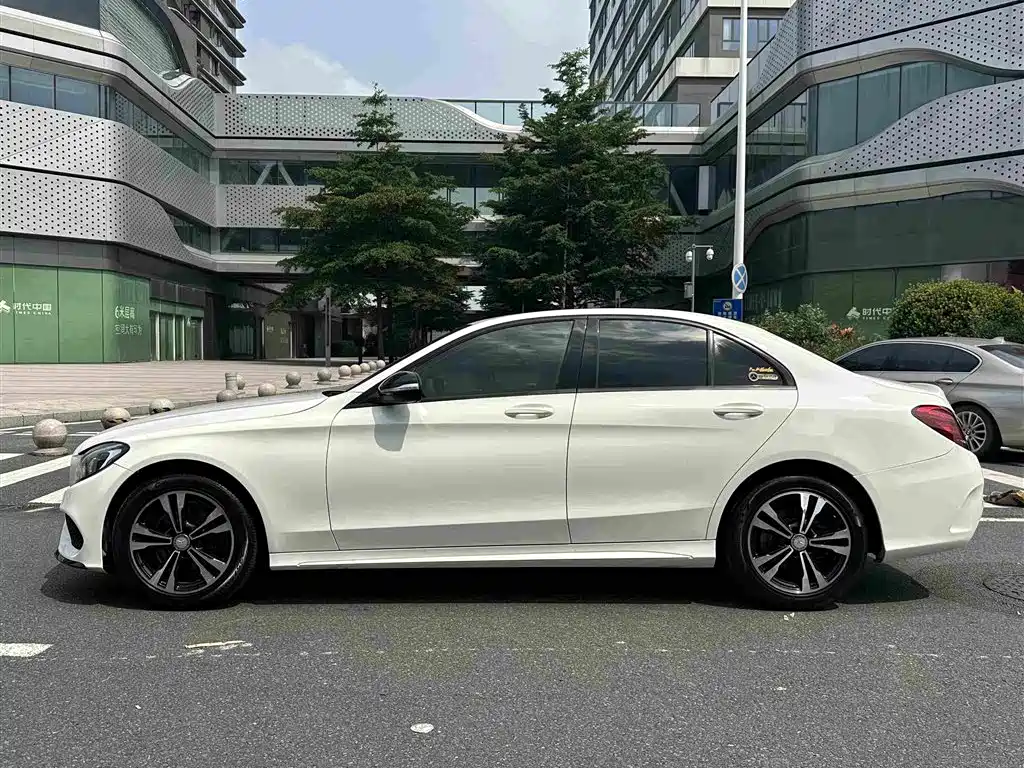 Mercedes-Benz C-Class — миниатюра 10