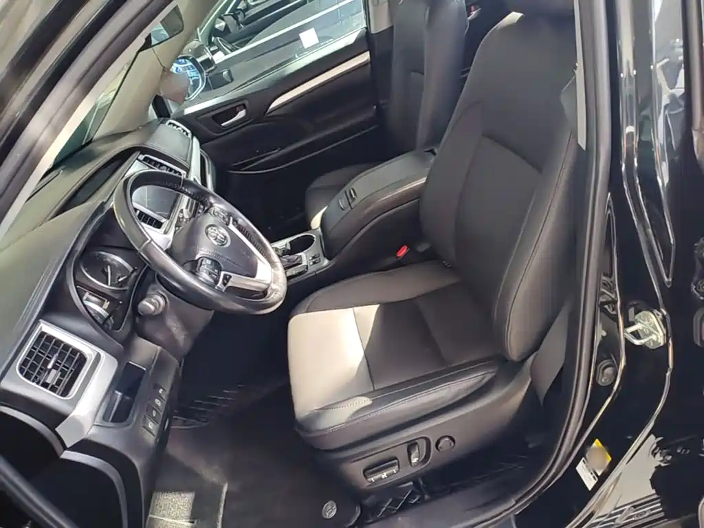 Toyota Highlander — миниатюра 15