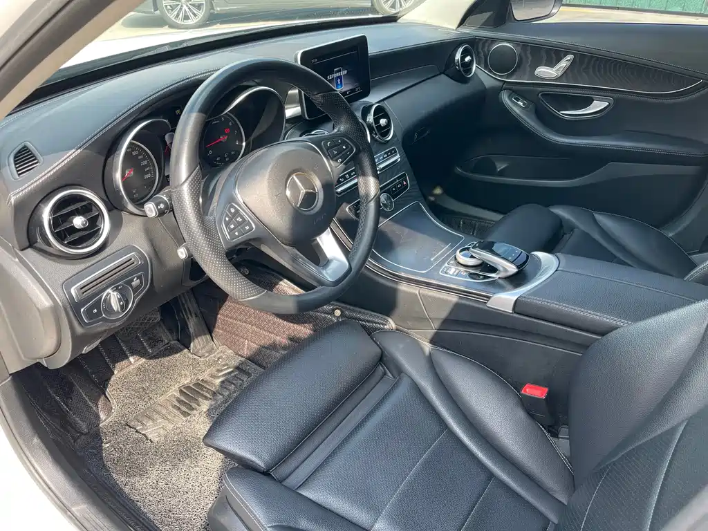 Mercedes-Benz C-Class — миниатюра 7