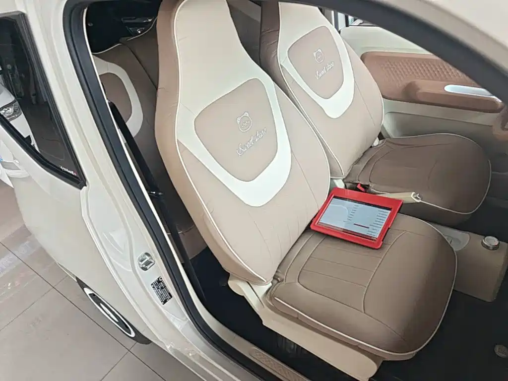 Wuling MINIEV — миниатюра 25