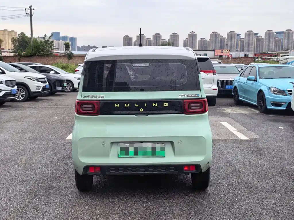 Wuling MINIEV — миниатюра 8