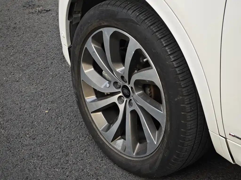 LAND ROVER DISCOVER SPORTS