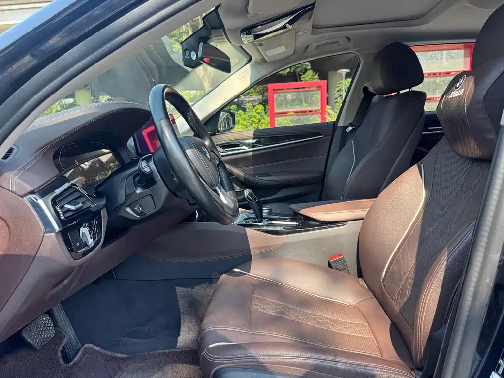 BMW 5 Series — миниатюра 8