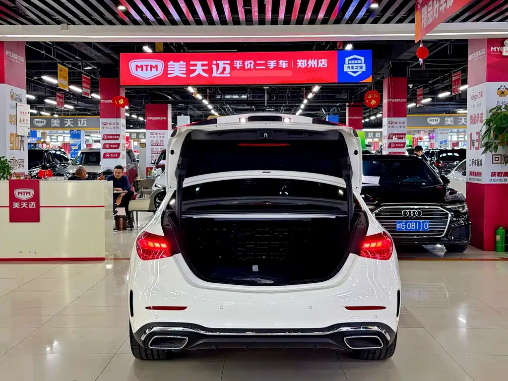 Mercedes-Benz C-Class — миниатюра 8