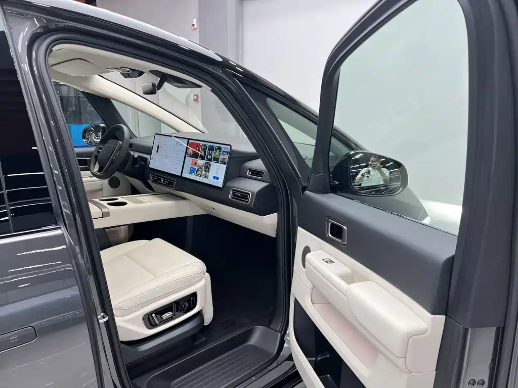 Li Auto Li MEGA — миниатюра 13