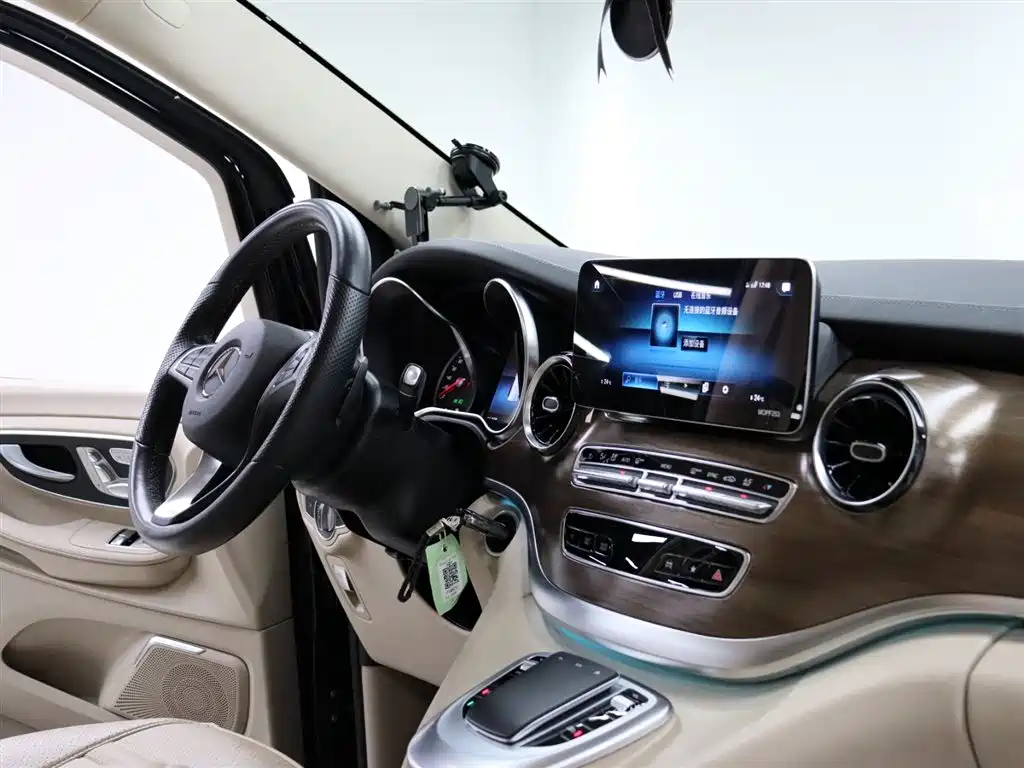 MERCEDES-BENZ V CLASS