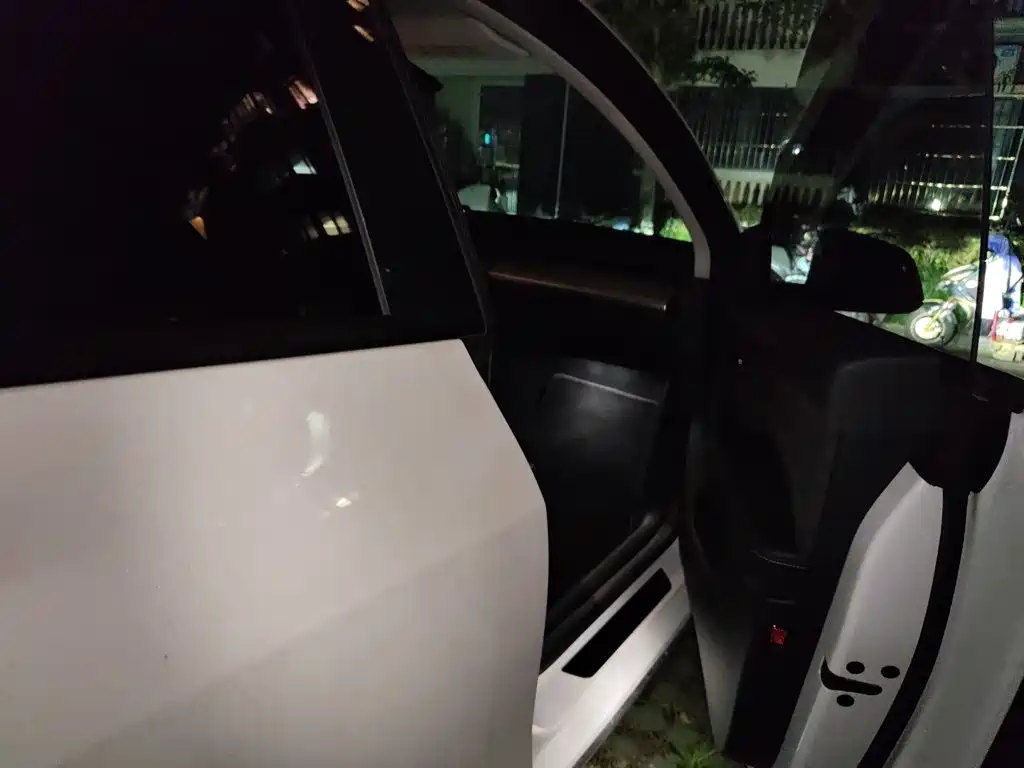 Tesla Model Y — миниатюра 19