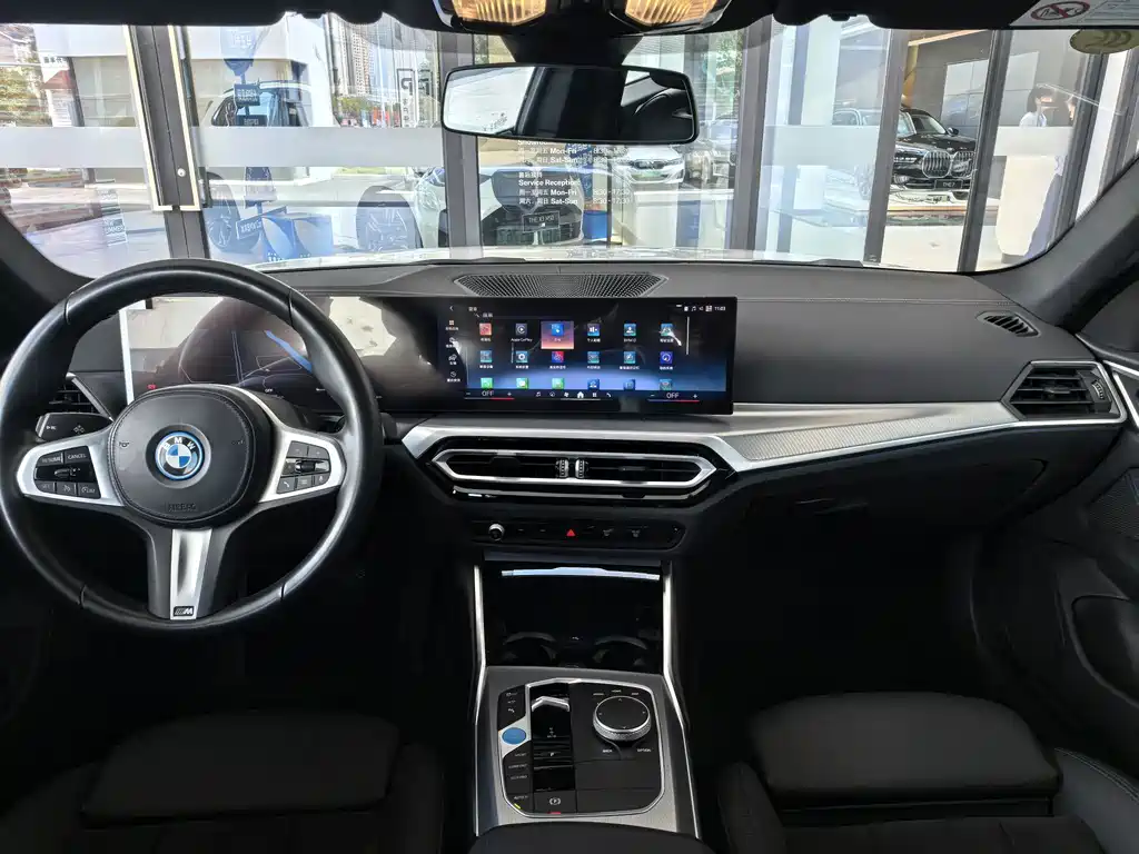 BMW i4 — миниатюра 11