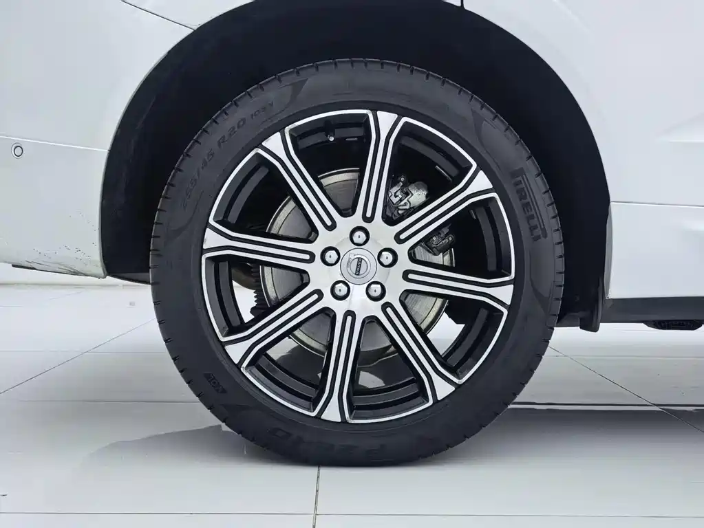 Volvo XC60 PHEV — миниатюра 26