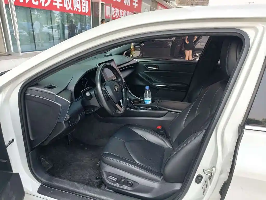 Toyota Avalon — миниатюра 6