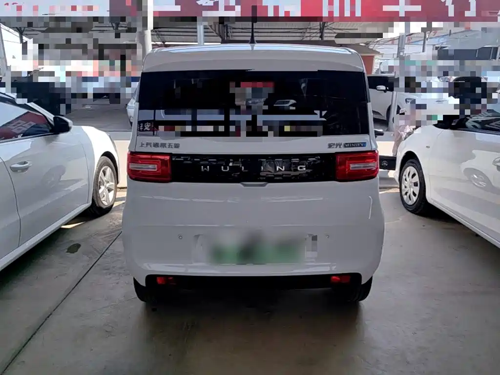 Wuling MINIEV — миниатюра 6