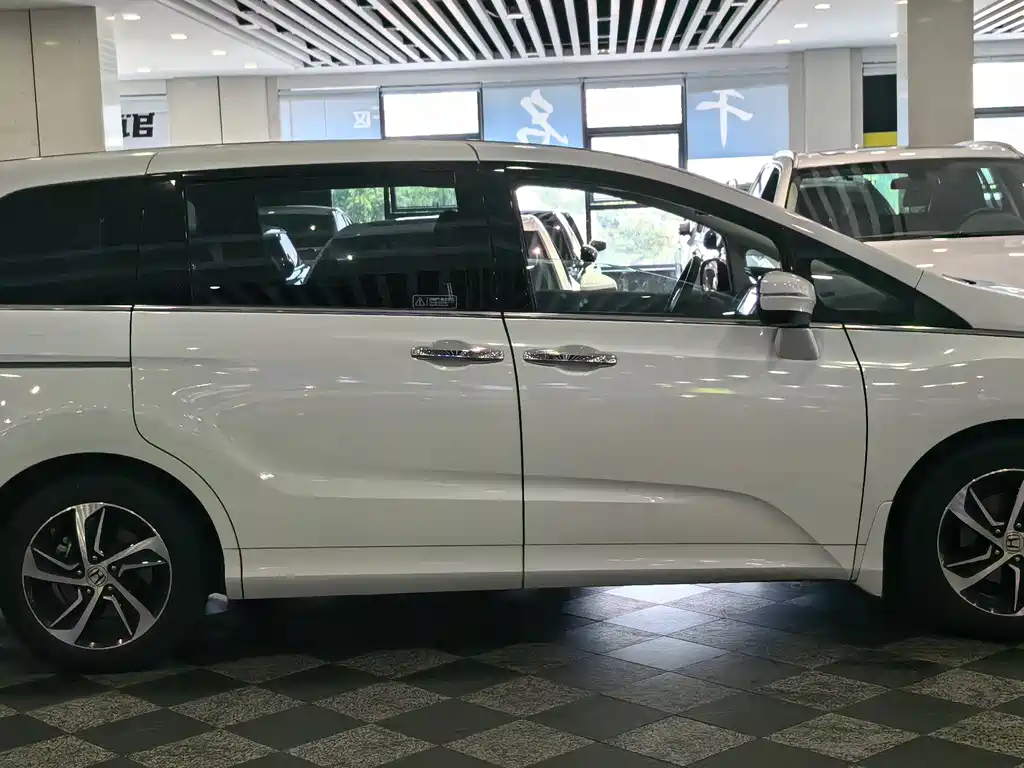 Honda Odyssey — миниатюра 4