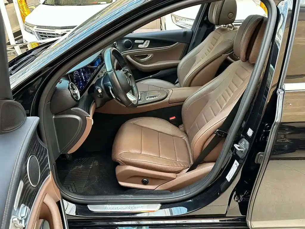 Mercedes-Benz E-Class — миниатюра 6