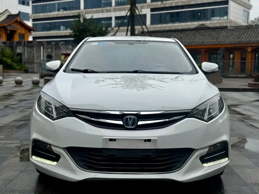 Changan Eado XT — миниатюра 2