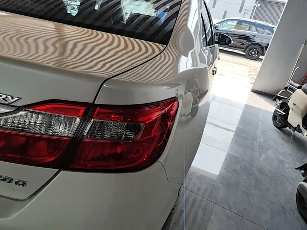 Toyota Camry — миниатюра 8