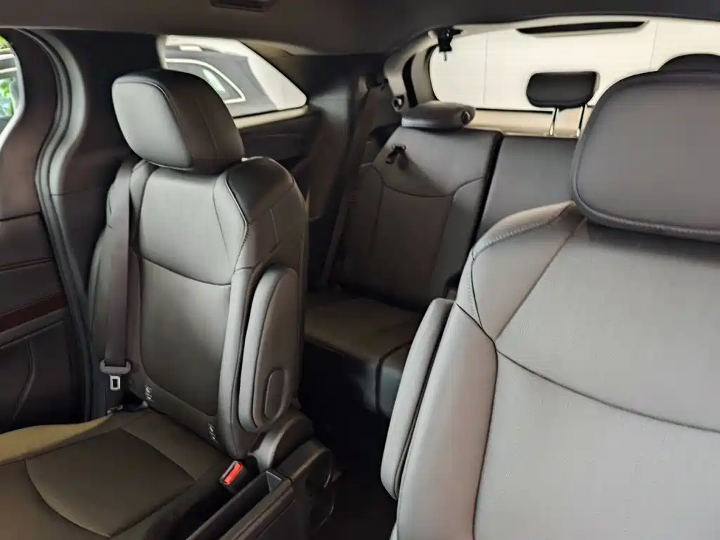 Toyota Granvia — миниатюра 12
