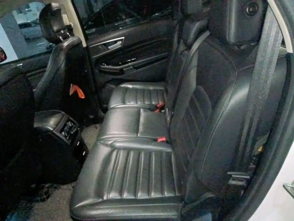 Ford Edge — миниатюра 13