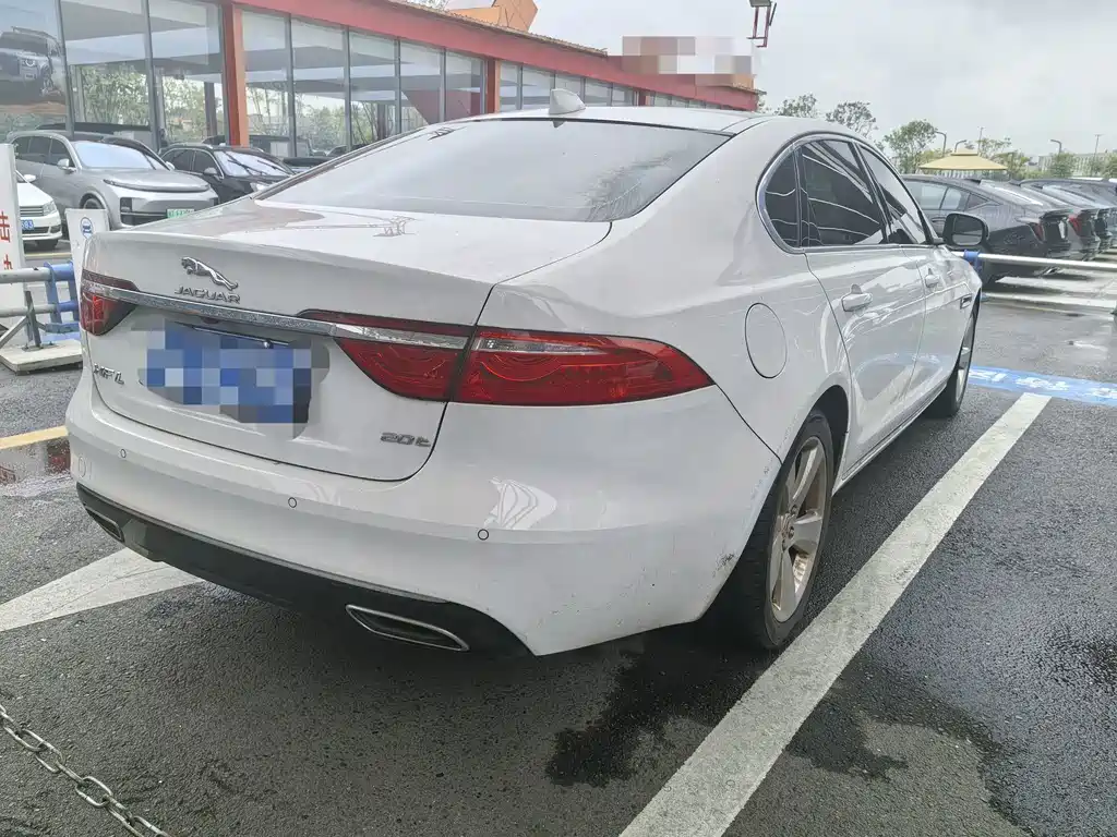 Jaguar XFL — миниатюра 11