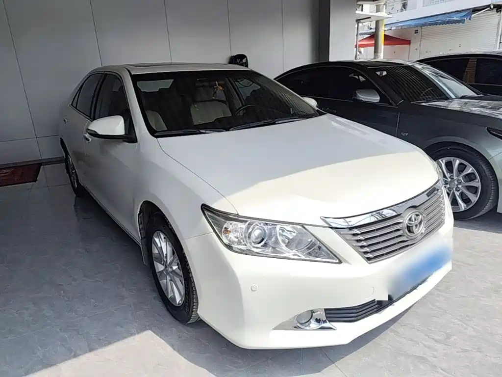 Toyota Camry — миниатюра 4