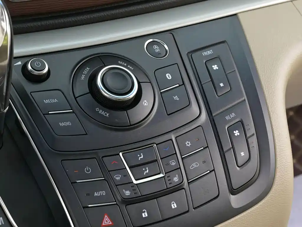 Buick GL8 — миниатюра 13