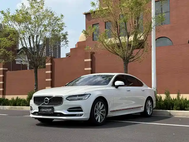 VOLVO  S90 2021