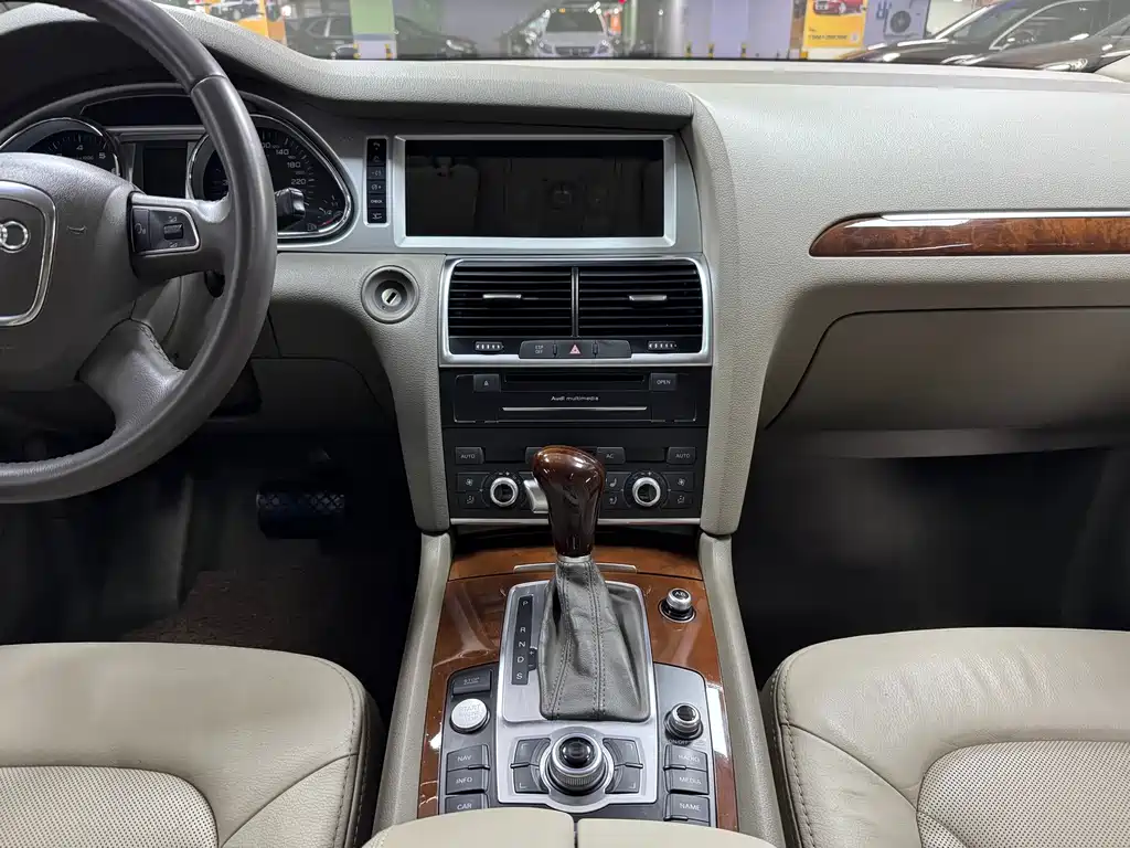 Audi Q7 — миниатюра 22