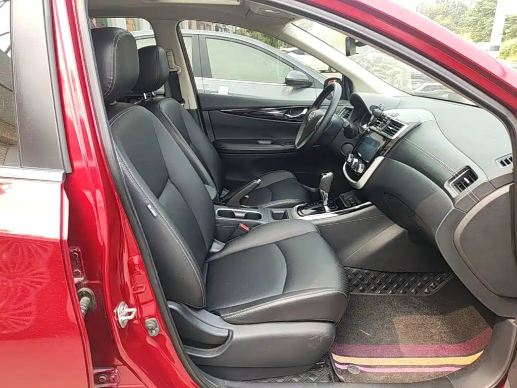 Nissan Tiida — миниатюра 25
