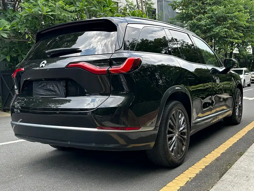 NIO ES8 2020 580KM мест