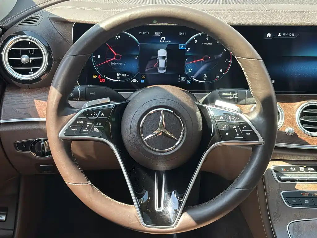 Mercedes-Benz E-Class — миниатюра 15