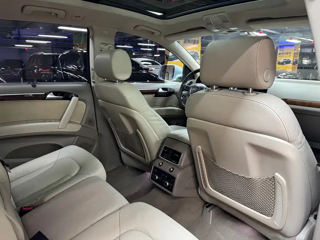 Audi Q7 — миниатюра 35