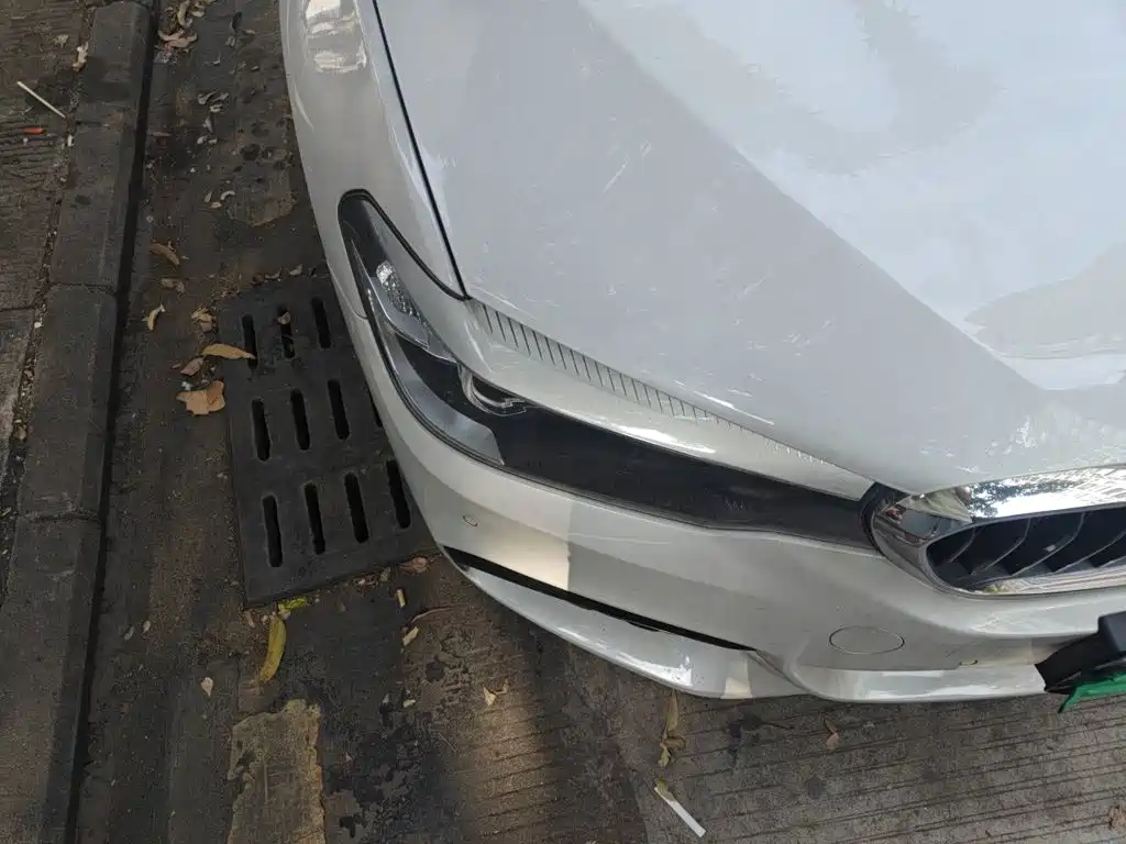 BMW 5 Series — миниатюра 7