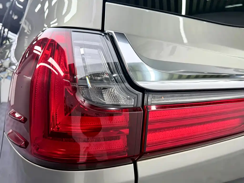 Lexus LX — миниатюра 6