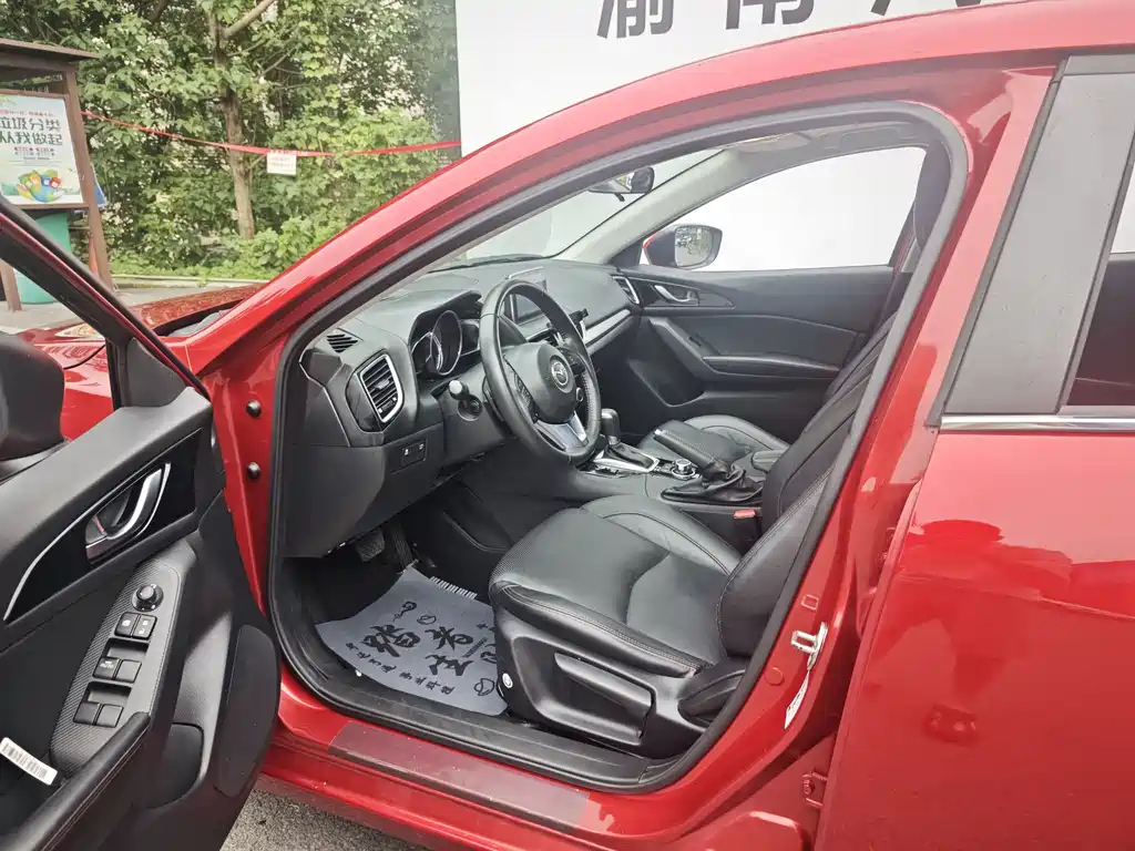 Mazda Mazda3 3 2016 2.0L AT Flagship