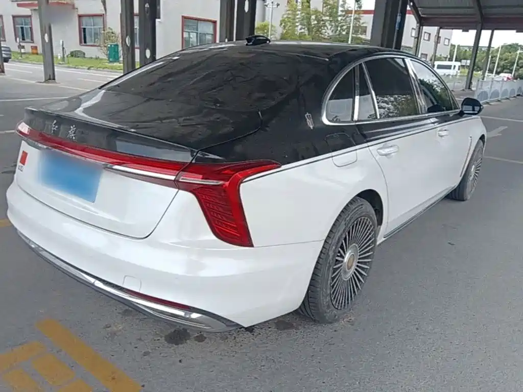 Hongqi Hongqi H5 — миниатюра 7