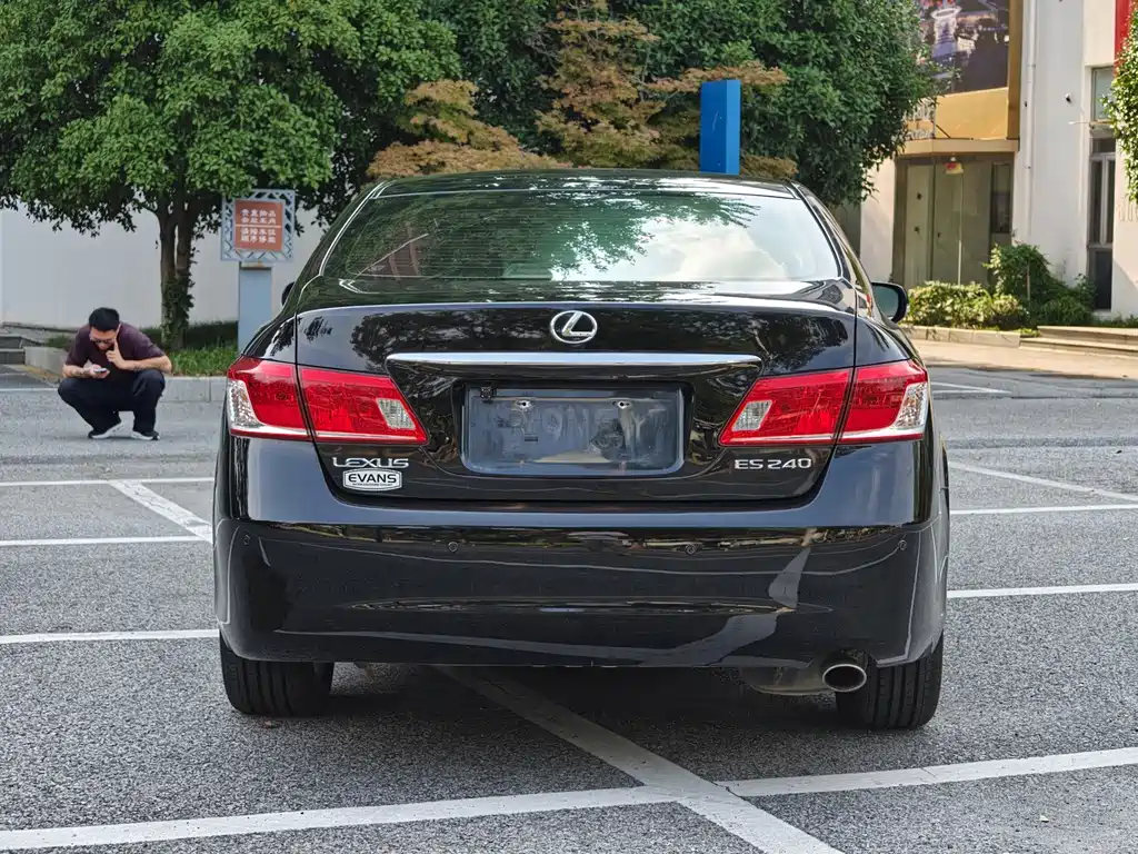 Lexus ES — миниатюра 5