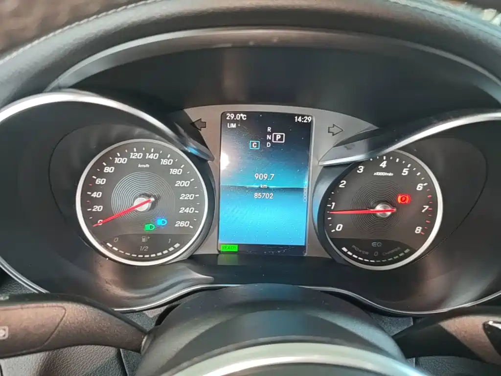 Mercedes-Benz C-Class — миниатюра 12