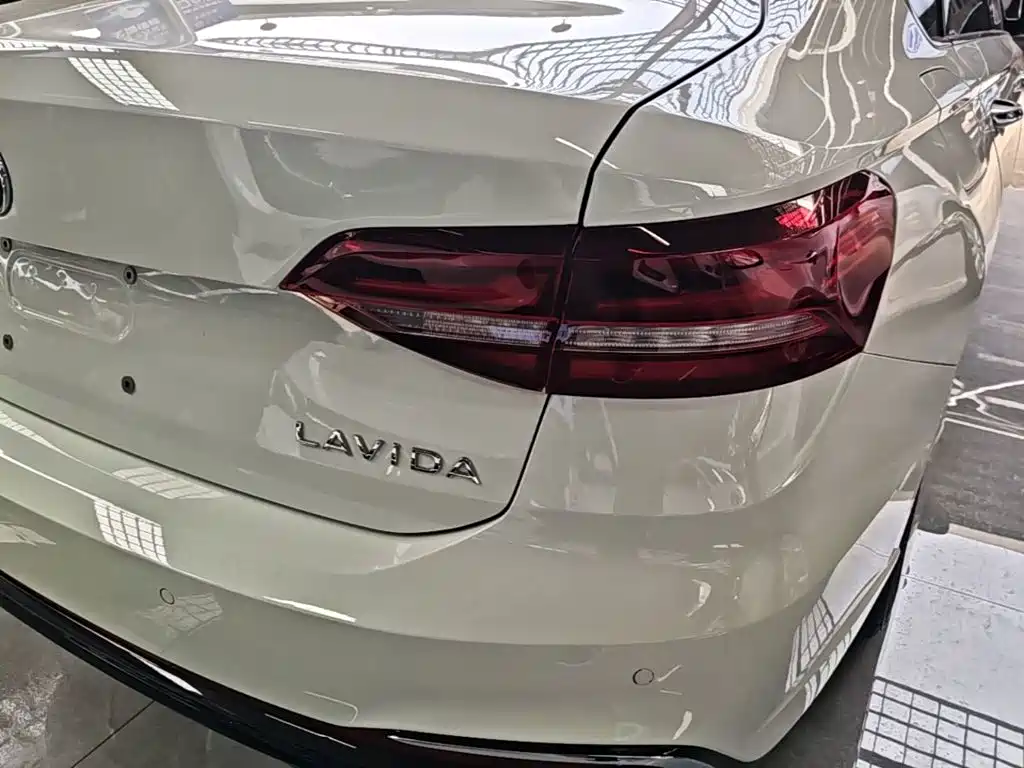 Volkswagen Lavida — миниатюра 8