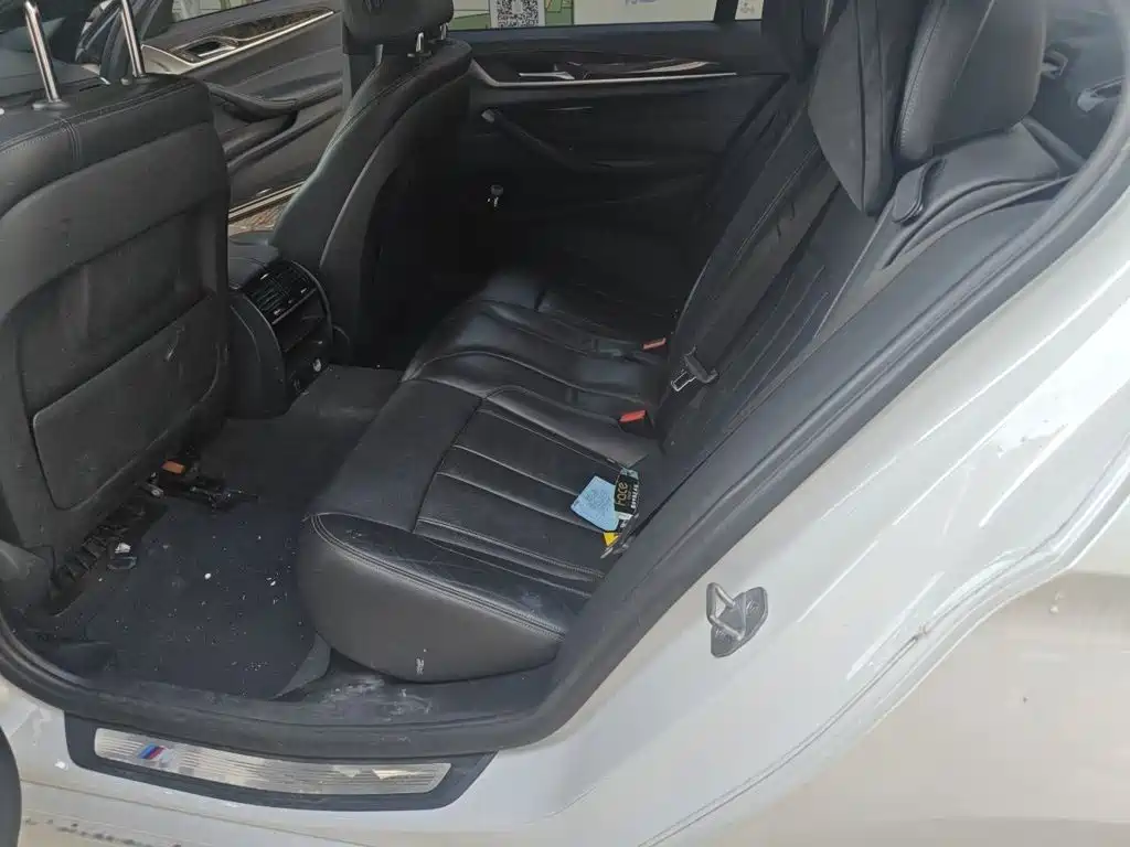 BMW 5 Series — миниатюра 18