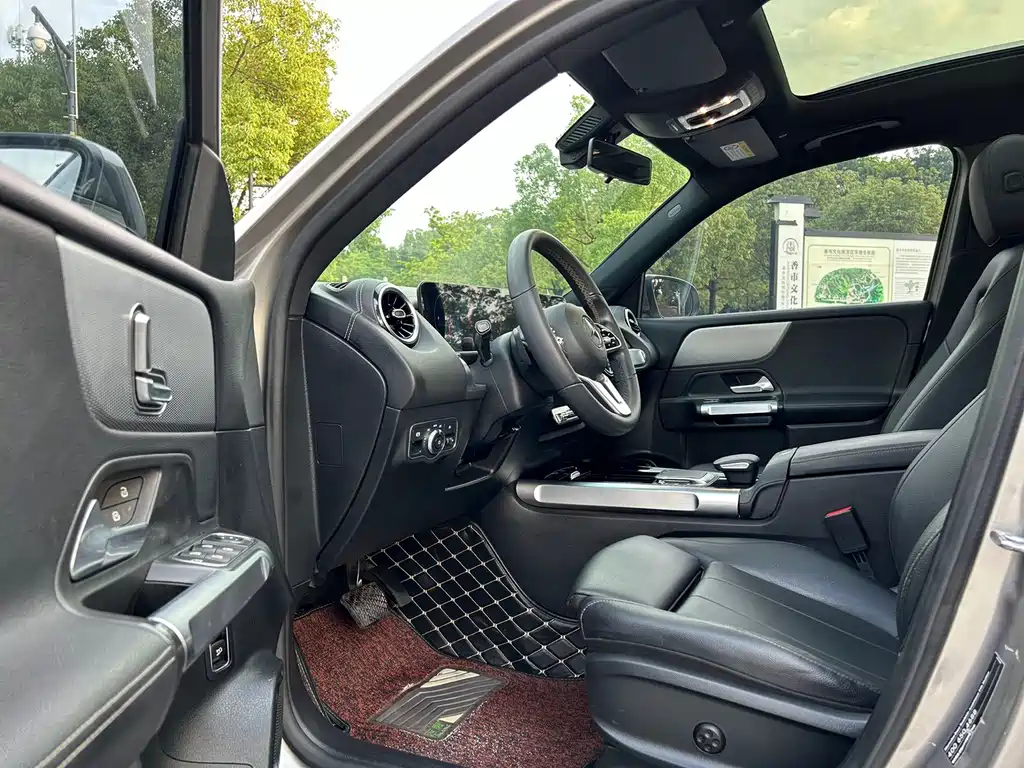 Mercedes-Benz GLB — миниатюра 9