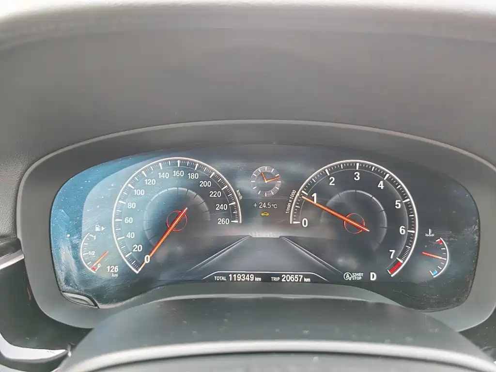 BMW 5 Series — миниатюра 4