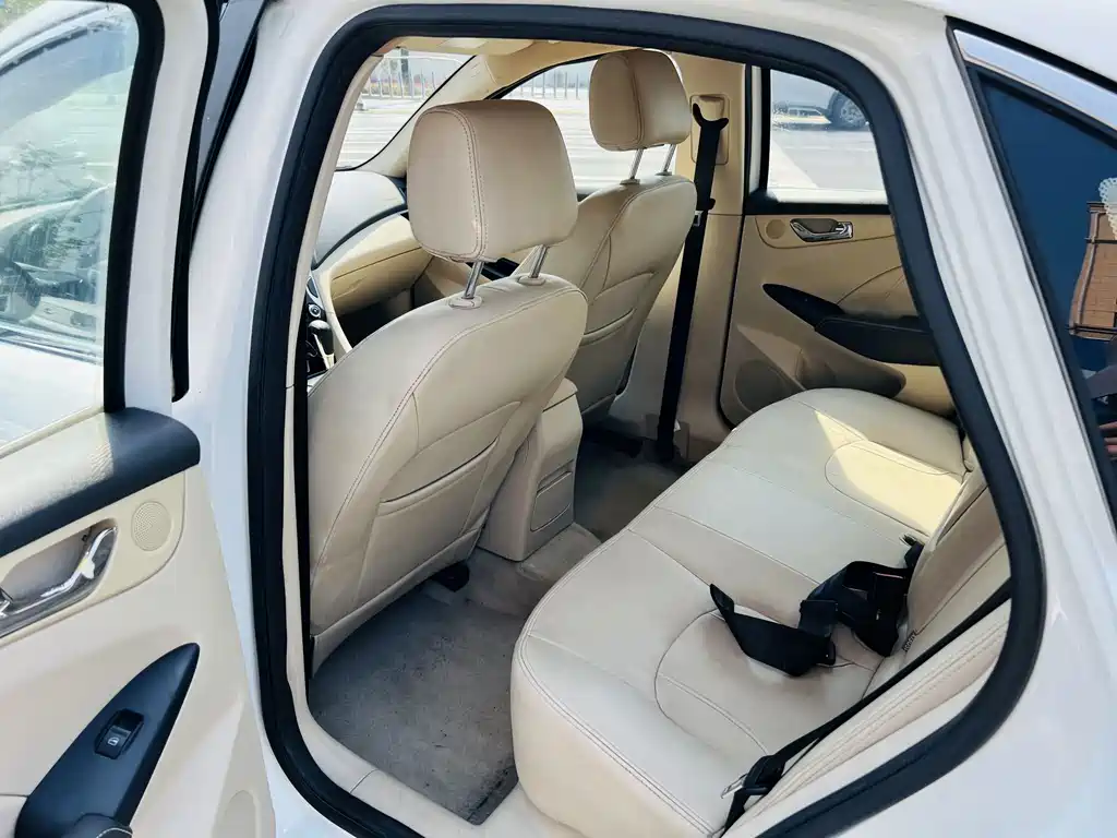 Chery Arrizo 7 — миниатюра 8