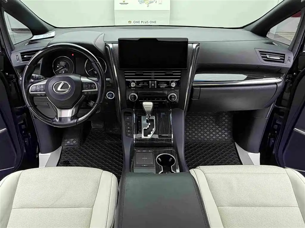 Lexus LM — миниатюра 10